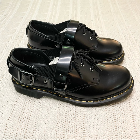 Dr Martens Fulmar Smooth Leather Buckle 